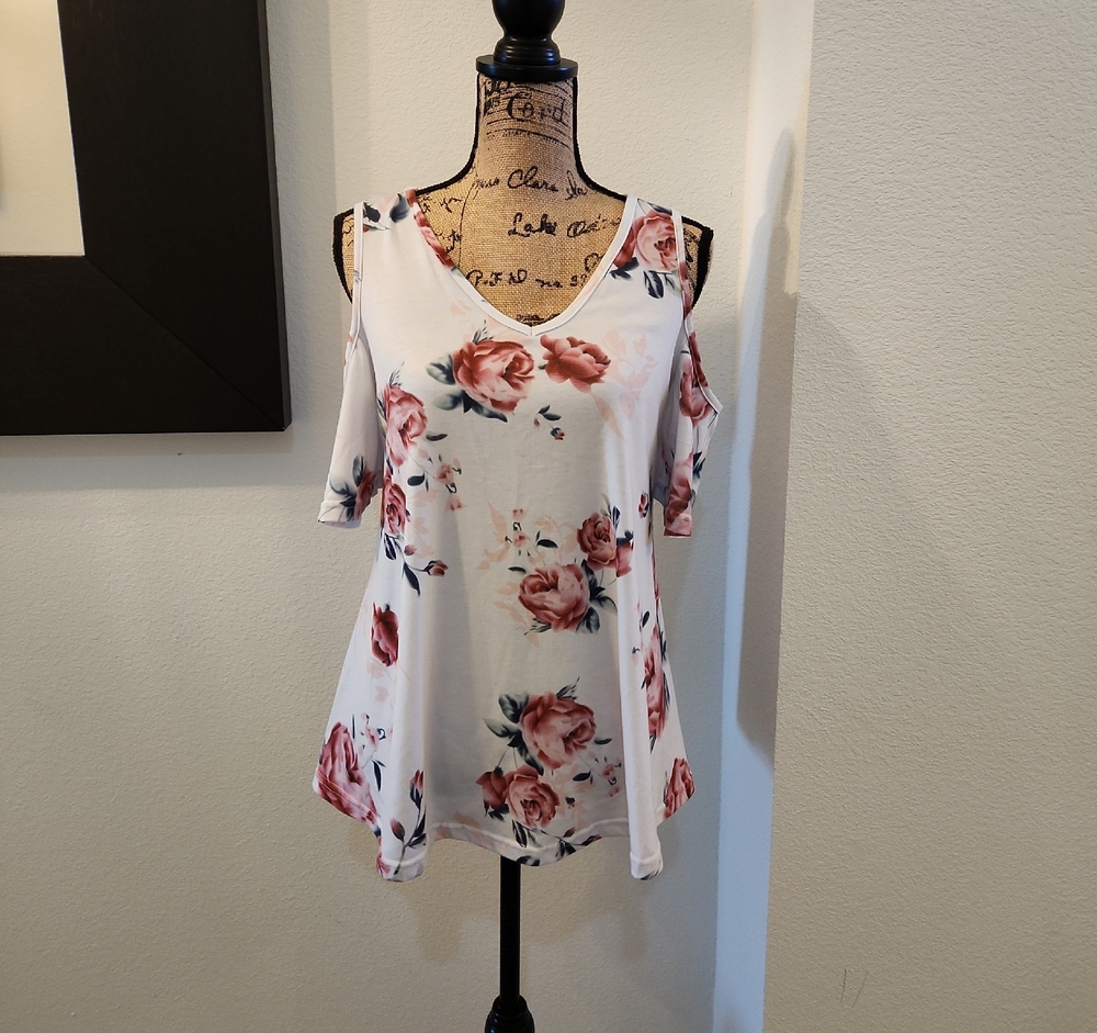 Source Unknown Pink and White Floral Blouse